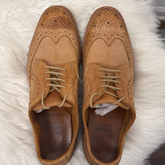 Allen Edmonds Classic Tan Brogue Men\'s Shoes main image 4